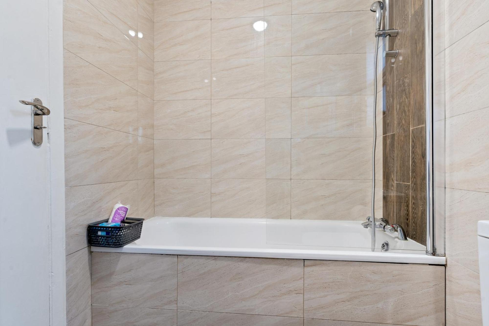Stylish 2 Bed Apartment Near Central Londra Exterior foto